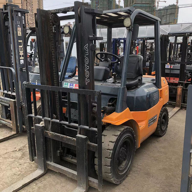 New Zlin Toyata Fd30 Forklift Trucks